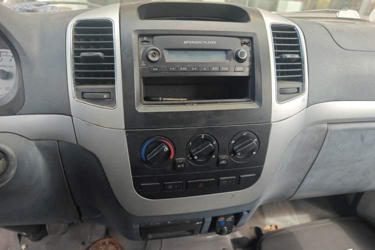 Used King Long Golden Way 2015 2.0L Value-Packed Practical Version 4G21B Audio And AC Panel