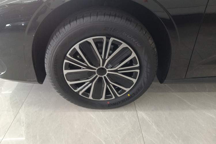 Used Geely Galaxy Stellar 6 2026 Model 60km Sailing Edition Left Front Wheel Hub