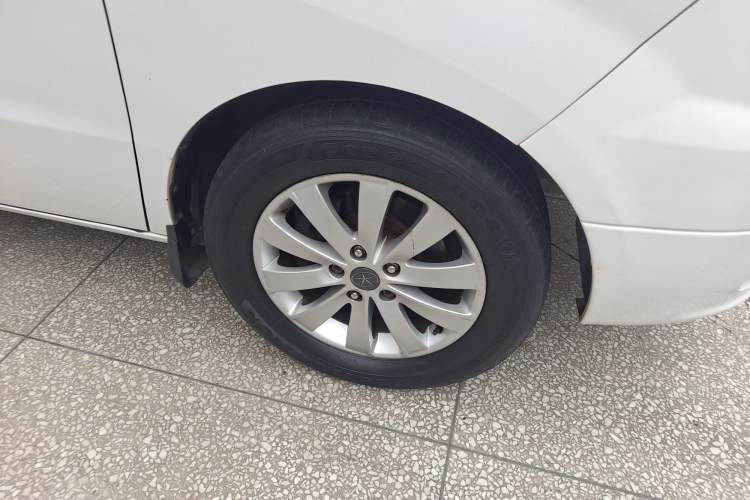 Used JAC Group Refine M5 2016 2.0T Gasoline Manual Business Edition Right Front Wheel Hub