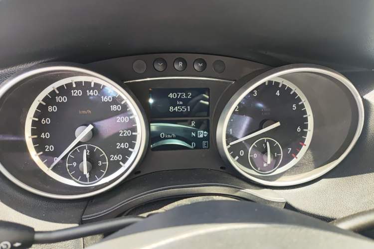 Used Mercedes-Benz R-Class 2015 R 320 4MATIC Luxury Model Instrument Cluster