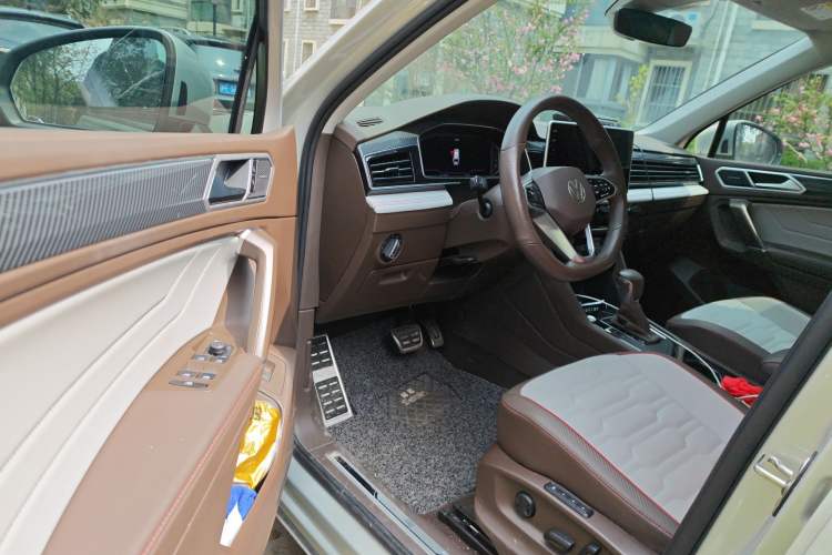 Used Volkswagen Tiguan L 2023 330TSI Automatic Two-Wheel Drive R-Line Flagship Edition Driver Seat