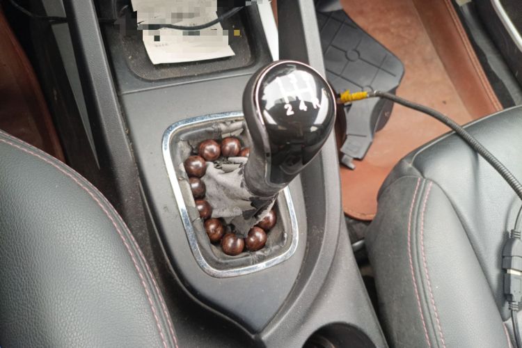 Used CHANGAN CS35 2016 1.6L Manual Luxury Model China IV Standard Gear Lever