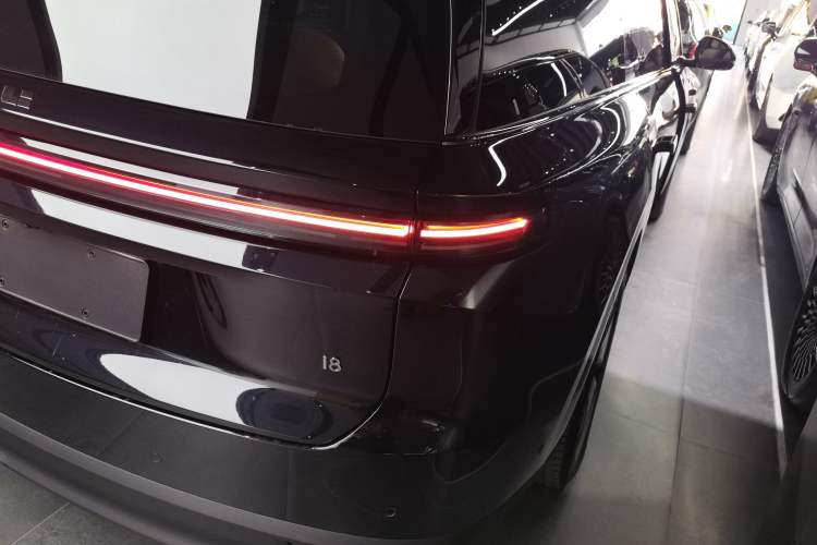 Used Li Auto Li Auto i8 2025 Model Standard Version
