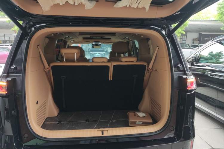 Used VOYAH Dream 2022 Low-Carbon Edition Dream+ Smart Enjoyment Package Trunk