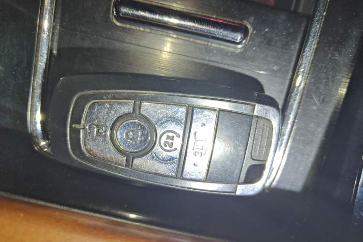 Used Lincoln Aviator 2020 3.0T V6 All-Wheel Drive Executive Version