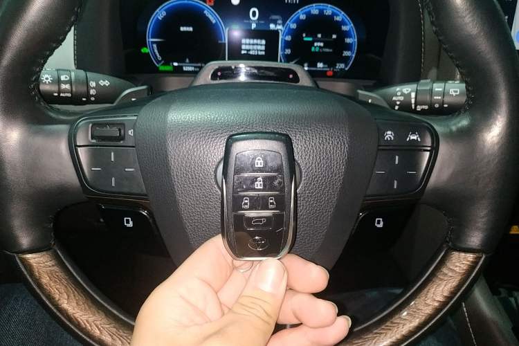 Used Toyota Alphard 2024 Dual-Engine 2.5L Prestige Edition Vehicle Key