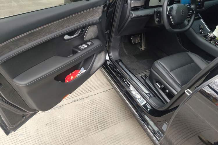 Used Hima AITO M5 2022 Pure Electric All-Wheel-Drive Performance Edition Interior 3