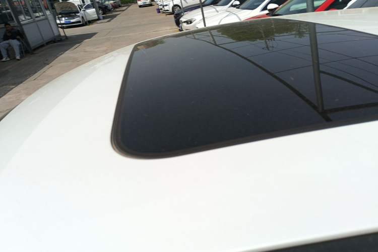 Used Dongfeng Aeolus Yixuan 2023 Mach Edition 1.5T Automatic Pursuit Rider Version Roof