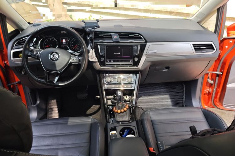 Used Volkswagen Touran 2018 Volkswagen Touran L 280TSI DSG Boundary Luxury Edition 7 Seats China VI Standard
