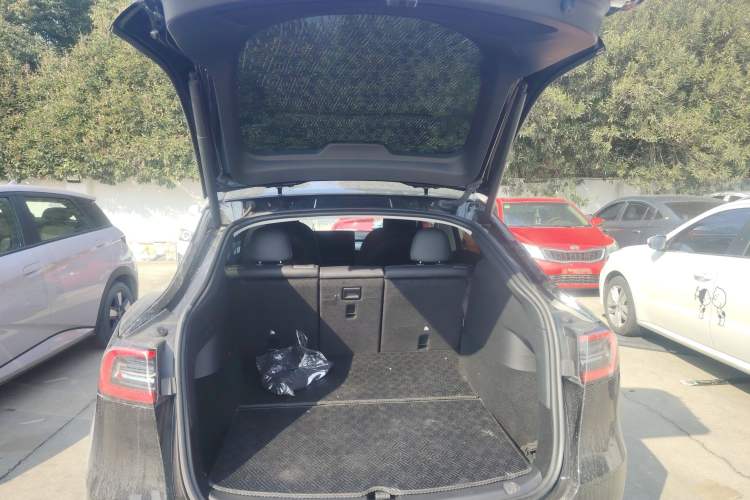 Used Tesla Model Y 2024 Long-Range All-Wheel-Drive Version