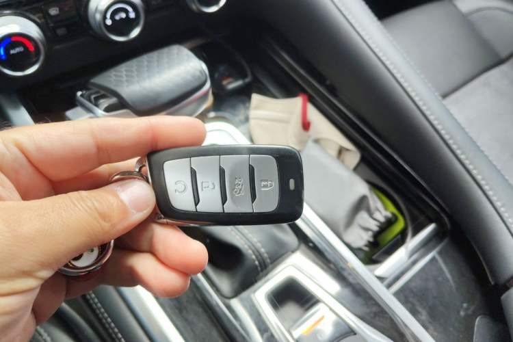 Used CHANGAN CS95 2021 2.0T Two-Wheel Drive Luxury Version
