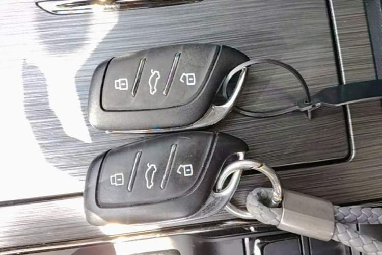 Used Roewe RX5 2023 PLUS 330TGI Automatic Trendsetting Smart Edition
