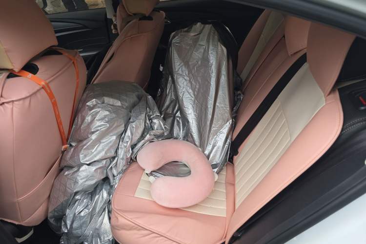 Used Roewe i5 2021 1.5L CVT Platinum Edition
