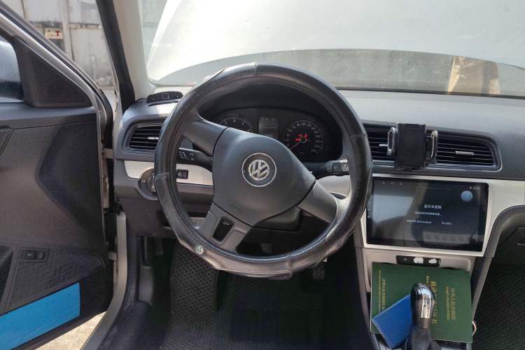 Used Volkswagen Lavida 2013 Revised Classic 1.6L Automatic Fashion Edition
