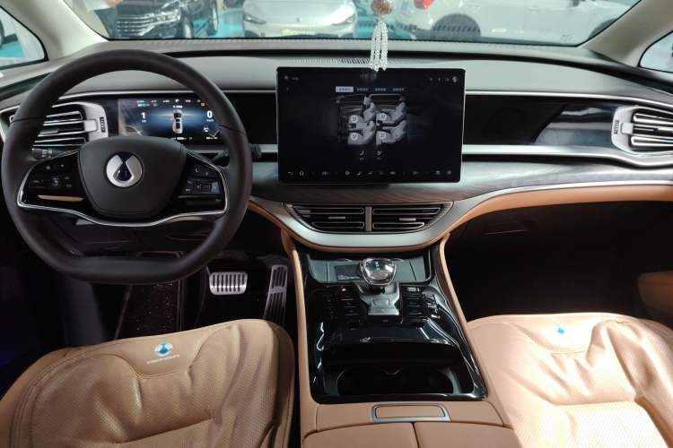 Used Denza D9 2024 DM-i 1050 Luxury Model Gear Lever