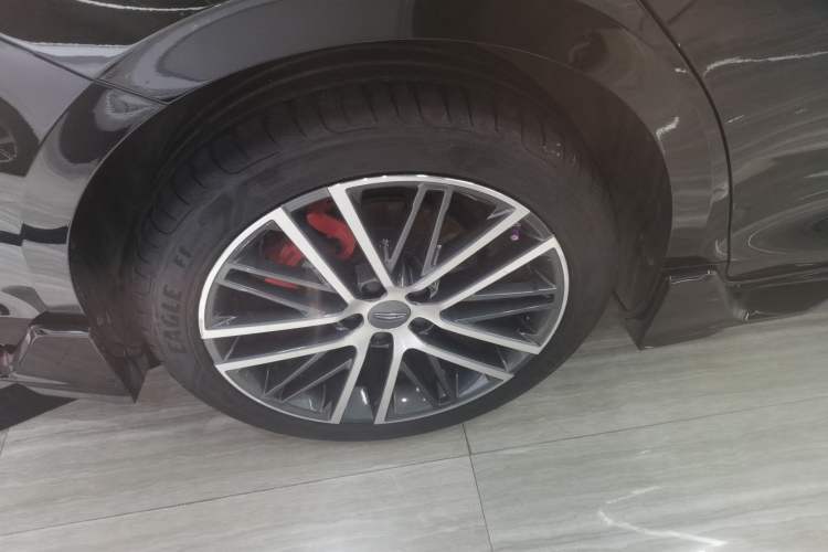 Used Geely Auto Preface 2024 2.0TD Qingyun Edition Right Rear Wheel Hub