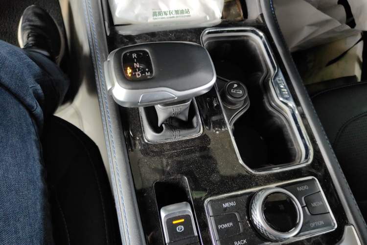 Used BAIC Off-Road BJ40 2023 2.0T Automatic Four-Wheel Drive Urban Hunter Edition Prestige Version Gear Lever