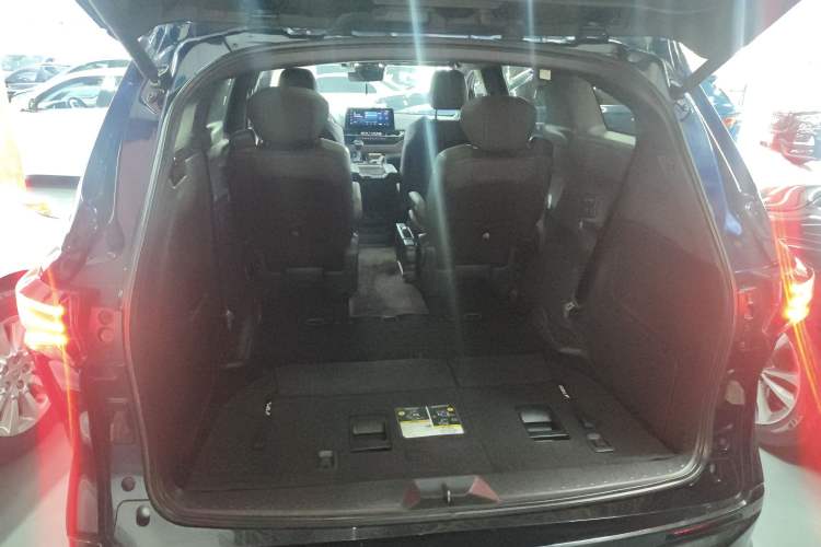 Used Toyota Granvia 2023 2.5L Hybrid Flagship VIP Edition