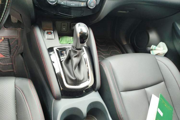 Used Nissan Qashqai 2022 2.0L CVT XV Premier Luxury Edition Gear Lever