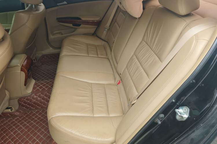 Used Honda Accord 2012 2.0L SE
