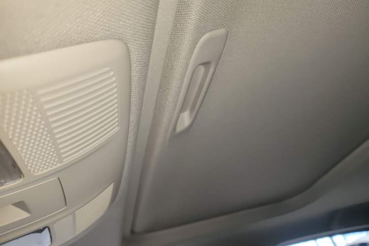 Used Mazda Mazda 3 Axela 2016 Sedan 1.5L Automatic Luxury Model
