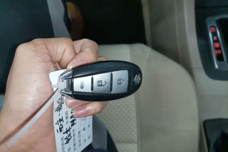 Used Suzuki Kizashi 2011 2.4L Two-Wheel Drive CVT Standard Edition