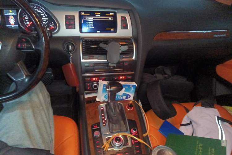 Used Audi Q7 2014 35 TFSI Sport Edition Audio And AC Panel