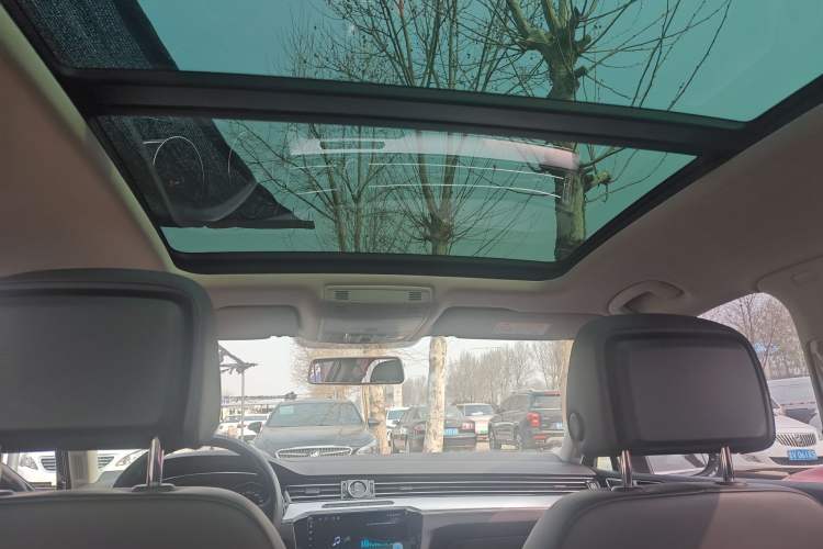 Used Volkswagen Magotan 2017 330TSI DSG Leading Model
