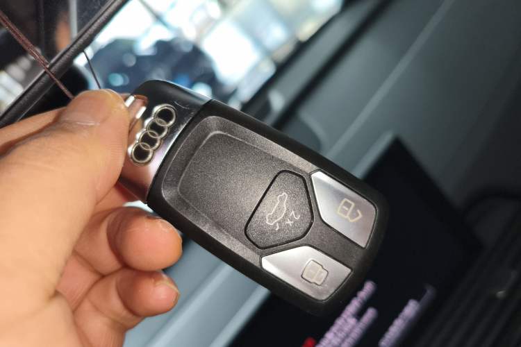 Used Audi Q5L 2022 40T Fashionable and Dynamic Model
