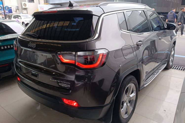 Used Jeep Compass 2017 200T Automatic Family Edition
