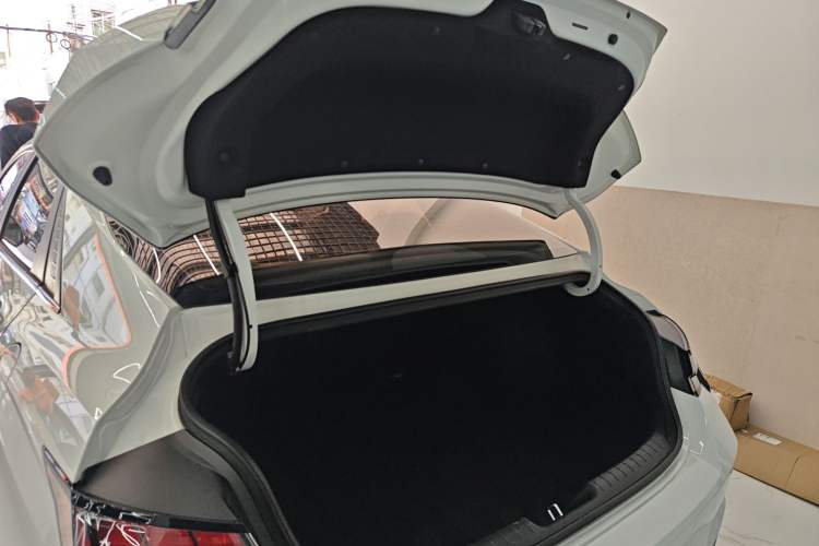 Used Hyundai Elantra 2021 1.5L CVT LUX Prestige Edition Trunk