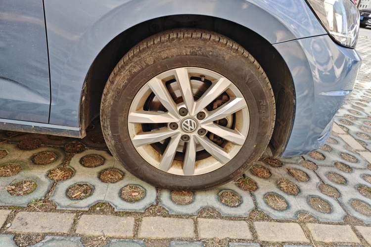 Used Volkswagen Touran 2018 Volkswagen Touran L 280TSI DSG Style Edition 7 Seats China V Emission Standard Right Front Wheel Hub