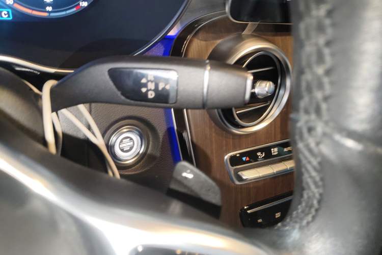 Used Mercedes-Benz GLC 2020 Facelift GLC 300 L 4MATIC Dynamic Edition Gear Lever