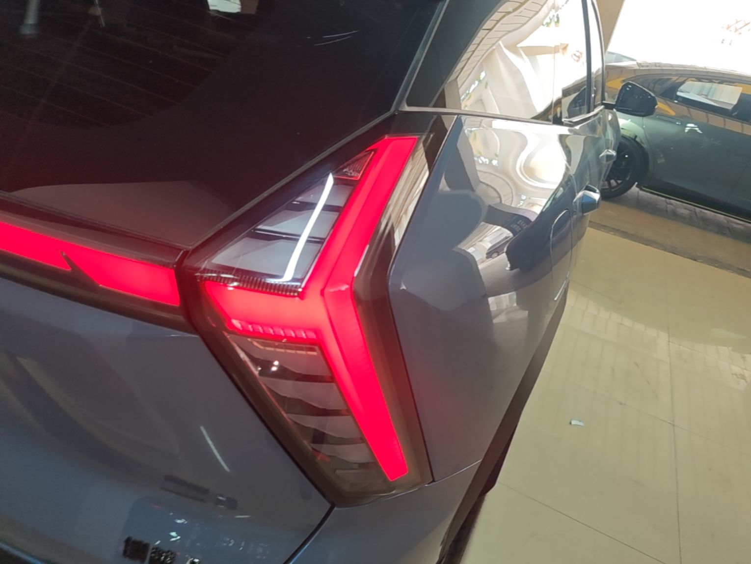 Geely Auto FX11 2023 2.0TD DCT Prestige Edition — снимка 9
