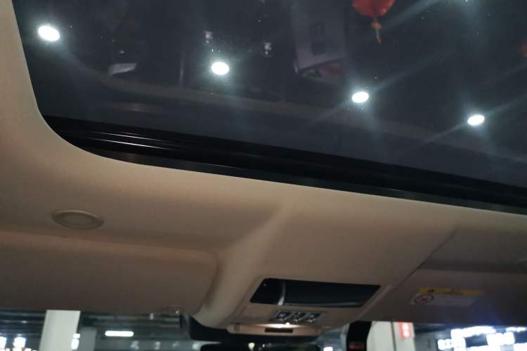 Used Land Rover Discovery 2021 360 PS R-Dynamic SE
