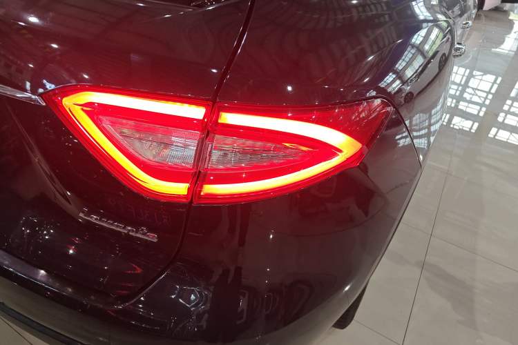 Used Maserati Levante 2016 3.0T Standard Edition Right Rear Taillight