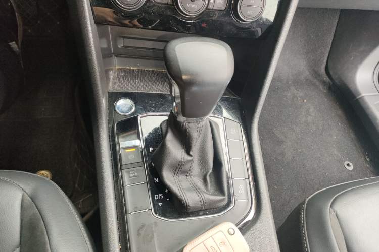 Used Volkswagen Tiguan L 2021 330TSI Automatic Two-Wheel Drive Smart Edition