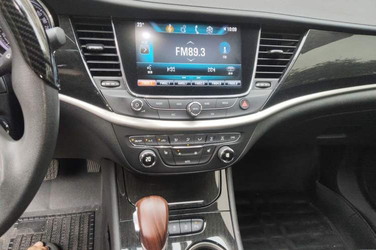 Used Buick Verano 2017 Sedan 20T Dual-Clutch Elite Model Audio And AC Panel