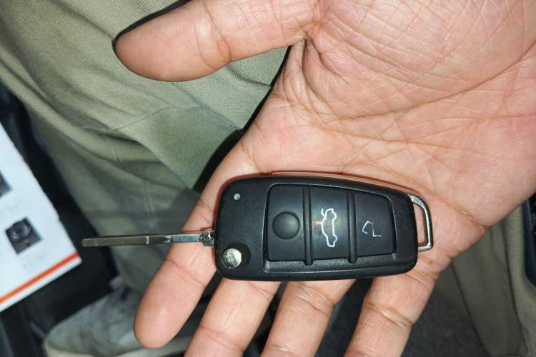 Used Chery New Energy QQ Ice Cream 2022 170km Sundae Phosphate Lithium-Ion