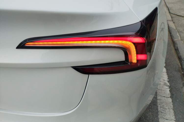 Used Tesla Model 3 2023 Long-Range All-Wheel-Drive Version
