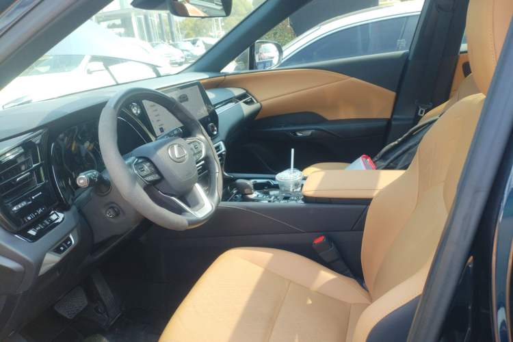 Used Lexus RX 2023 350h Four-Wheel Drive Enjoyment Version Left Front Seat