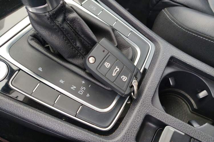 Used Volkswagen Golf 2015 1.4TSI Automatic Luxury Model Vehicle Key