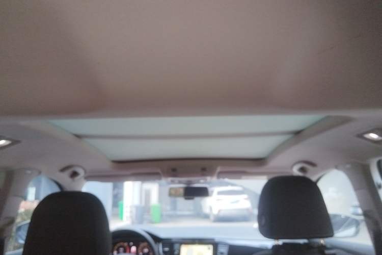 Used Volkswagen T-ROC 2020 280TSI DSG Two-Wheel Drive Comfort Version Headliner