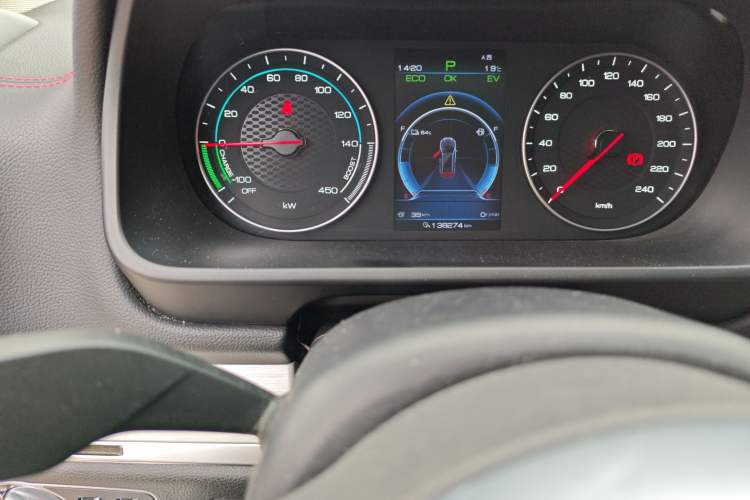 Used BYD Tang New Energy 2020 DM 2.0T Dual-Engine All-Wheel Drive Prestige 7-Seater China VI Standard Odometer Close Up