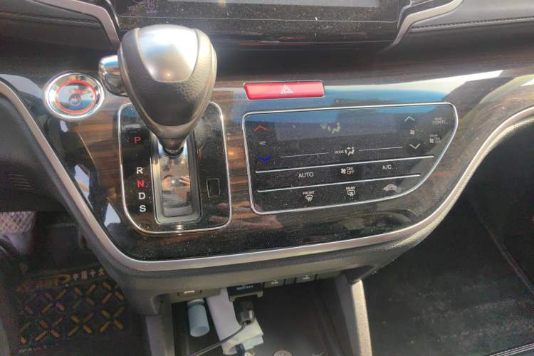 Used Honda Odyssey 2019 2.0L Rui-Changxiang Edition Gear Lever