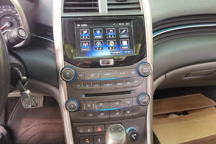 Used Chevrolet Malibu 2014 2.4L Automatic Luxury Edition Audio And AC Panel