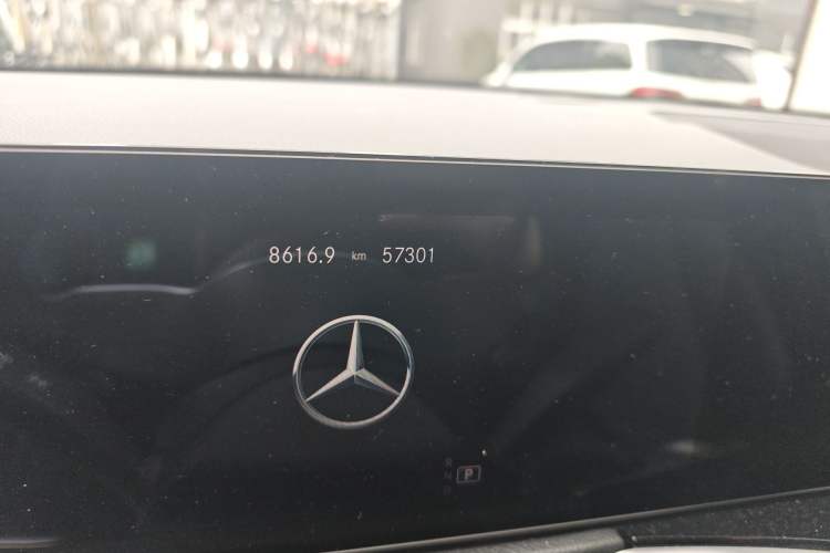 Used Mercedes-Benz GLB 2021 GLB 200 Dynamic Edition Odometer Close Up