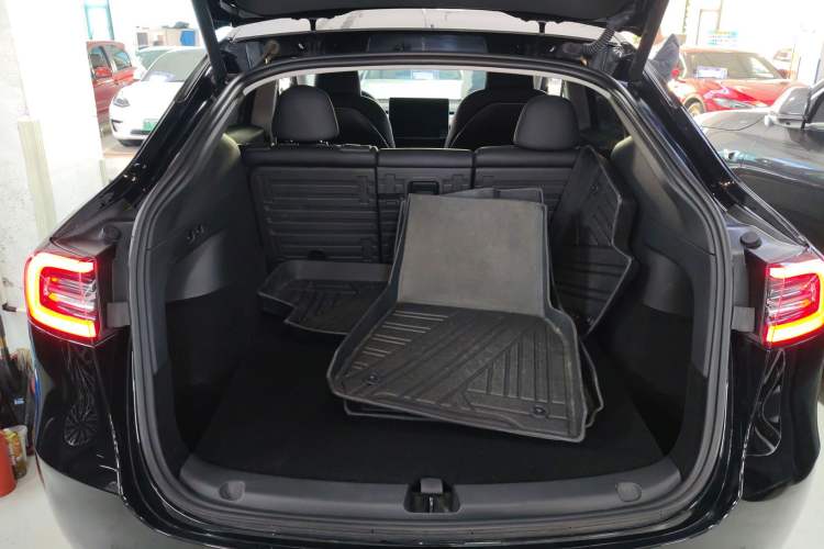 Used Tesla Model Y 2023 Rear-Wheel-Drive Version