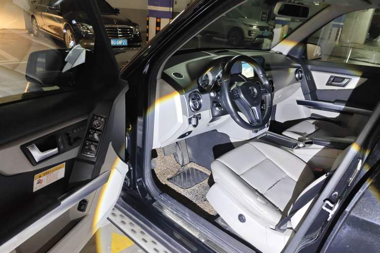 Used Mercedes-Benz GLK-Class 2013 GLK 300 4MATIC Dynamic Sunroof Model Driver Seat