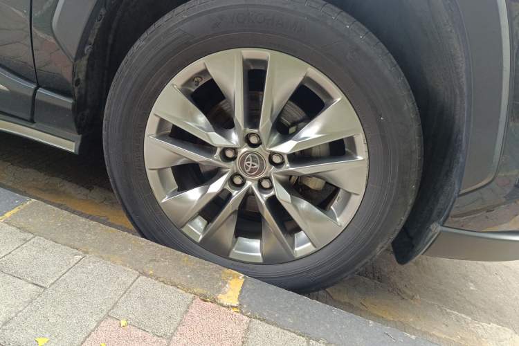 Used Toyota Wildlander 2020 2.0L CVT Two-Wheel Drive Luxury Edition Right Front Wheel Hub